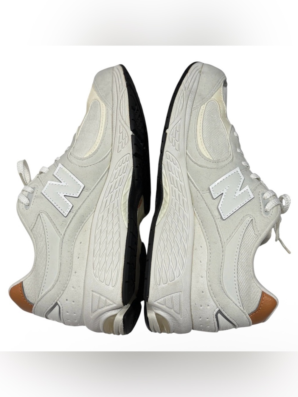 New Balance Off-White/Cream Sneakers with Tan Heel Tab - Picture 8 of 10